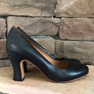 John Fluevog Black Heels / Pumps / SZ 9.5